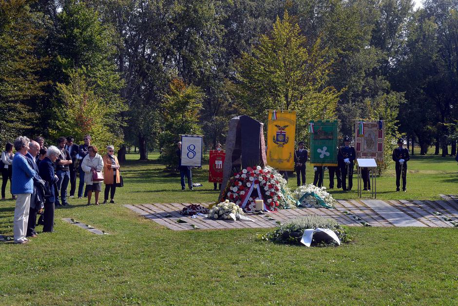 Parco Forlanini, Bosco dei Faggi, Commemoration of the Dead of the Linate plane crash of 8 October 2001 | Author: Maurizio Maule