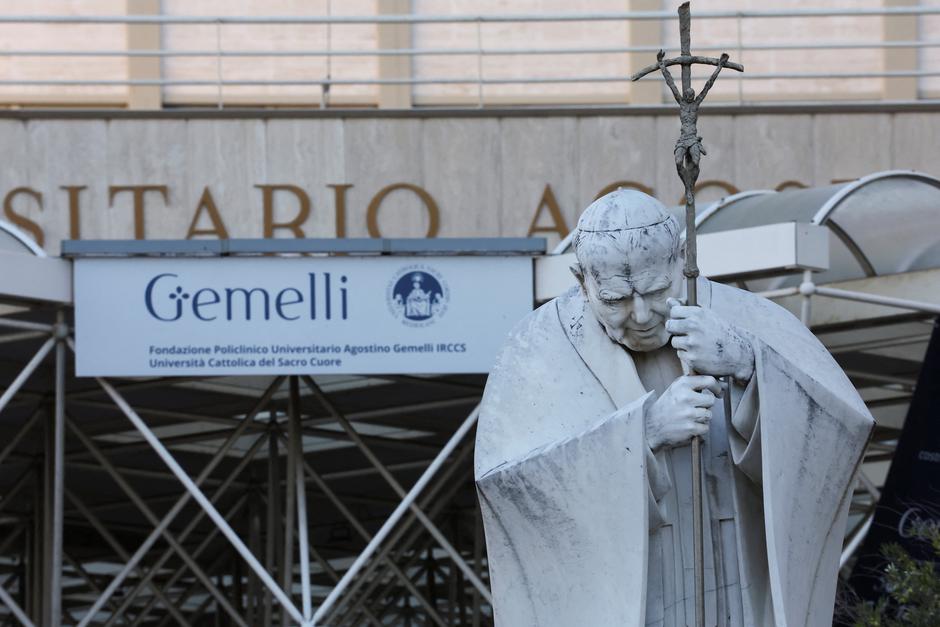 Pope Leo expected to be hospitalized ahead of surgery | Author: Ciro De Luca