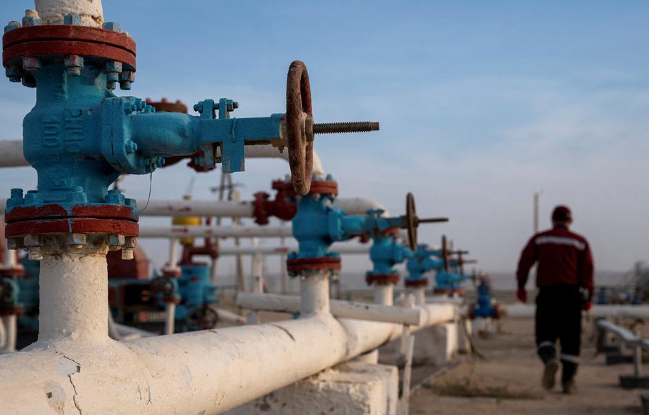 FILE PHOTO: Crude oil production in Kazakhstan | Author: Turar Kazangapov