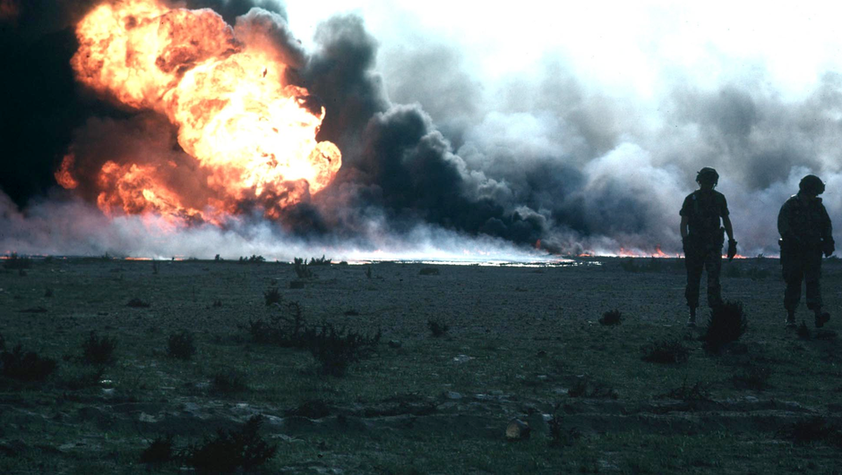 Zapaljena naftan polja u Kuvajtu 1991. | Author: Jonas Jordan, US Army Corps of Engineers/public domain