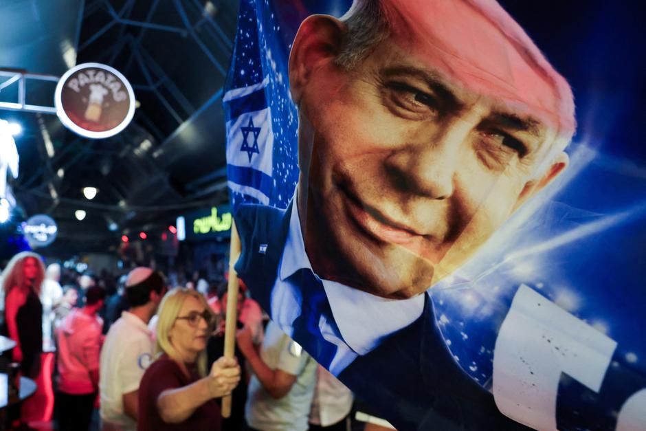 Israeli Prime Minister Netanyahu tours Mahane Yehuda market ahead of national election, in Jerusalem | Author: Kevin Coombs