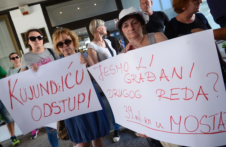 Prosvjed građana ispred Ministarstva zdravstva, traže smjenu ministra Kujundžića | Author: Marko Prpić (PIXSELL)