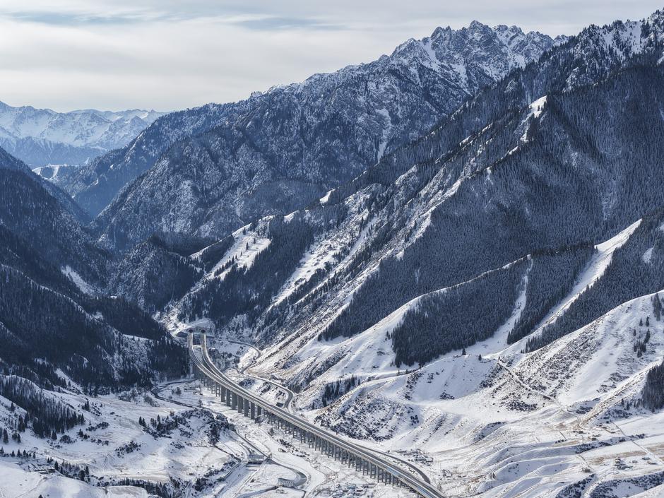CHINA XINJIANG WORLD LONGEST EXPRESSWAY TUNNEL (CN) | Author: Profimedia