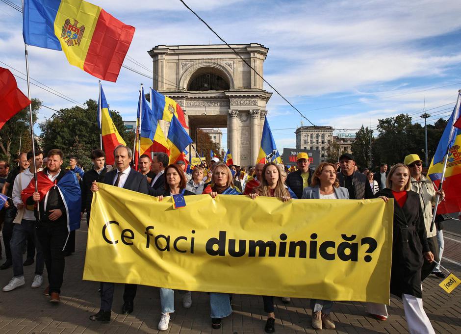 Supporters of Moldova's pro-European Party of Action and Solidarity (PAS) hold a rally in Chisinau | Author: VLADISLAV CULIOMZA/REUTERS