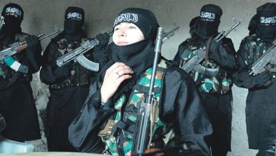 Samra Kešinović u odori Islamske države