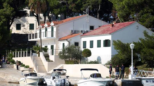 Otok Smokvica ide u zakup