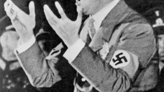 Hitler drži govor