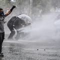 Paris, France. 13th Oct, 2026. High school and autonomous protesters clash with riot police in Paris on October 13, 2026. - 13/10/2026 - France/Ile-de-France (region)/Paris - Julien Mattia/Le Pictorium Credit: LE PICTORIUM/Alamy Live News