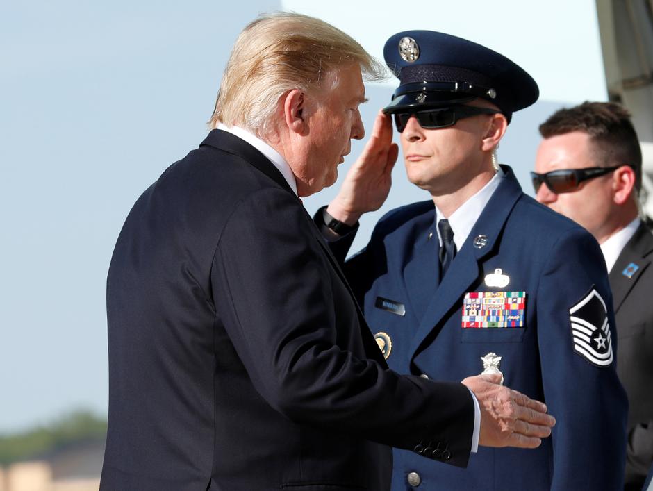 Donald Trump ulazi u Air Force One | Author: Yuri Gripas/REUTERS/PIXSELL