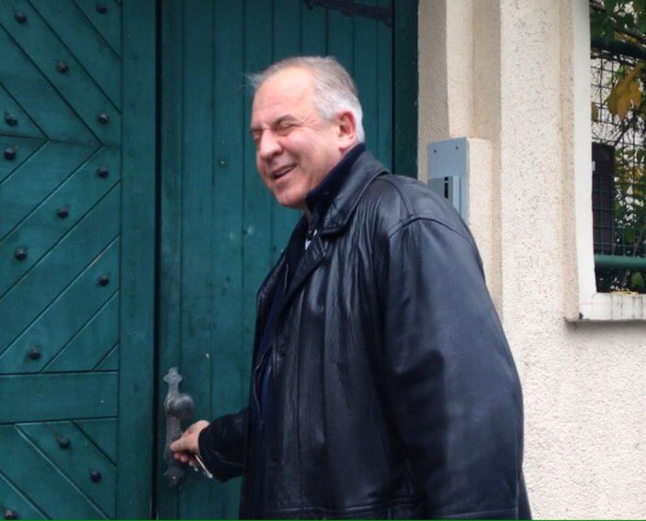 Ivo Sanader izlazi iz svoje kuće u Kozarčevoj | Author: Bogdan Blotnej/24sata