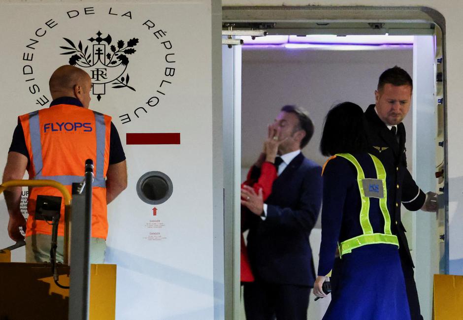 Macron's face appears to be shoved by wife in Vietnam | Author: Pixsell/Reuters