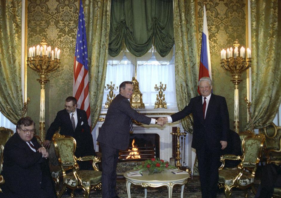 George W. Bush and Boris Yeltsin meet at Moscow Kremlin | Author: Profimedia