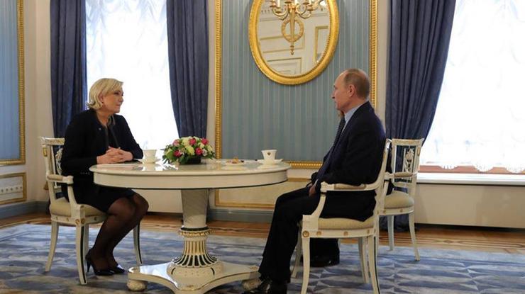 Marine Le Pen i Vladimir Putin 2017. u Kremlju