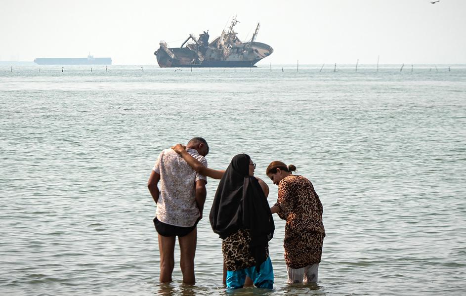 Iranian vessels hit in U.S. attack anchored near Strait of Hormuz..