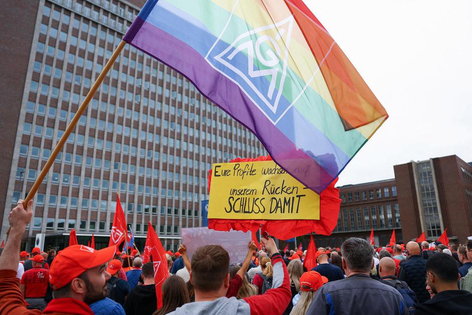 Volkswagen AG employees and IG Metall union members rally in Wolfsburg | Author: LISI NIESNER/REUTERS