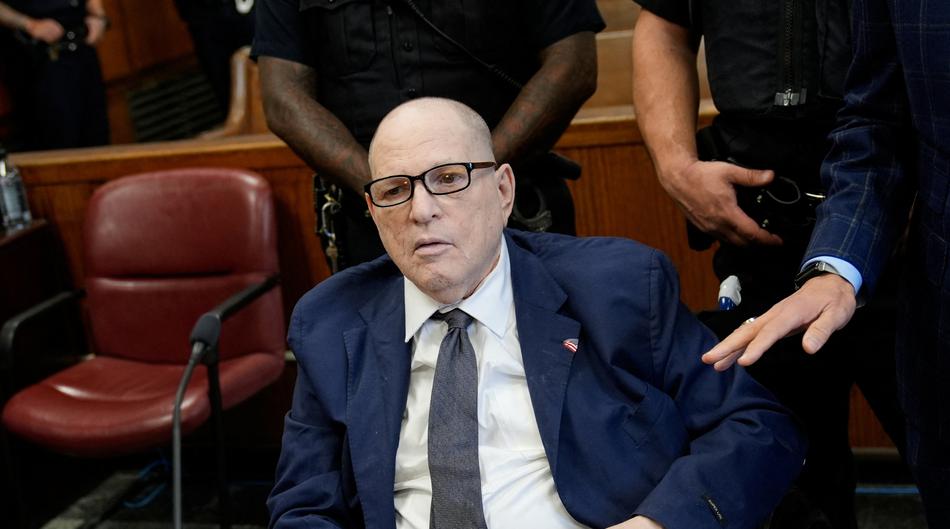 'Dok me je znojav dirao, vidjela sam njegove crne zastra&scaron;uju&cacute;e o&ccaron;i...'