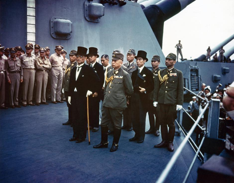 (Color)  Surrender of Japan, Tokyo Bay, 2 September 1945 | Author: Wikipedia