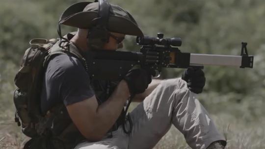 Puška s četiri cijevi "L5 Caseless Ammo Rifle"