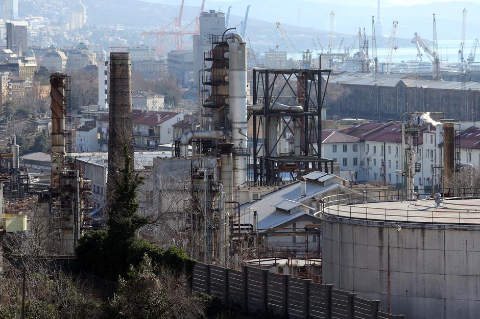 Postrojenje zatvorene INA rafinerije na Mlaci u Rijeci | Author: Goran Kovacic (PIXSELL)