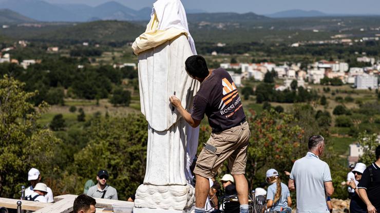 Međugorje: Oskvrnut Gospin kip na brdu ukazanja