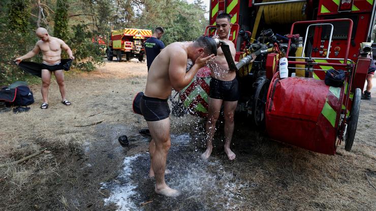 Firefighters battle Fontainebleau forest blaze near Paris