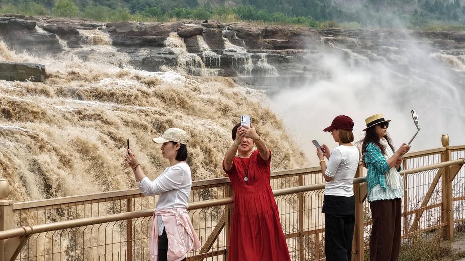 YAN AN, CHINA - SEPTEMBER 20: The water volume of the Hukou Waterfall on the Yellow River increases significantly due to | Author: Profimedia
