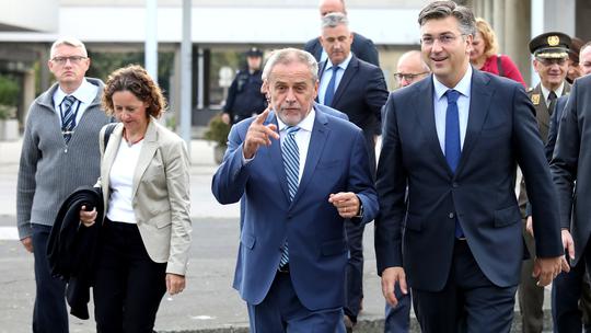 Milan Bandić i Andrej Plenković na postavljanju kamena temeljca Spomeniku domovini 2019.