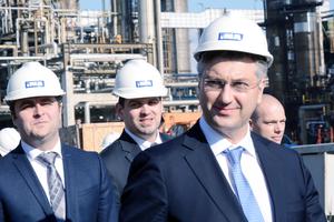 Sisak: Plenković u pratnji Zoltana Aldotta obišao postrojenja rafinerije Sisak
