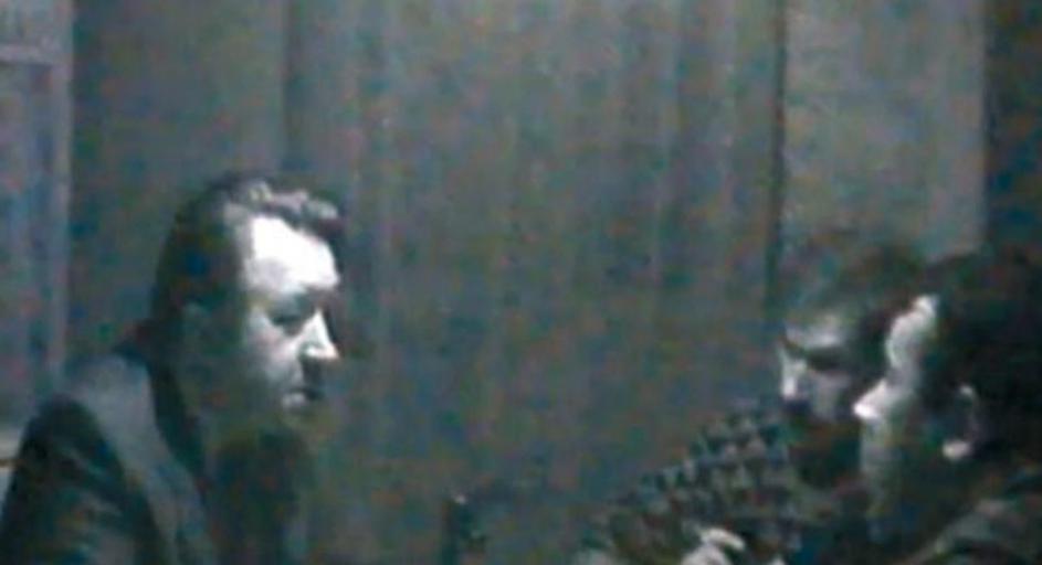 Vladimir Jagar (desno) i Martin Špegelj (lijevo) KOS-ov film iz 1990. kojim su Špegelja "probušilI"