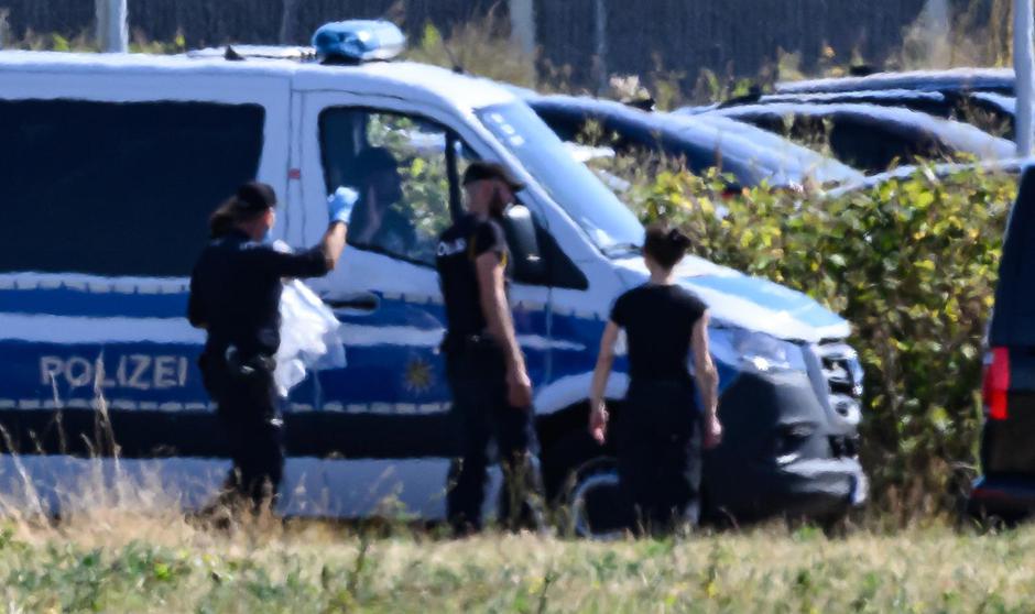 Policija pretražuje podru?je zra?ne luke Leipzig/Halle nakon incidenta s dronom | Author: Hendrik Schmidt/DPA