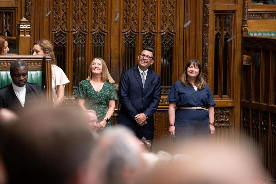 Andy Burnham is sworn in as the new MP for Makerfield in London | Author: © House of Commons/REUTERS