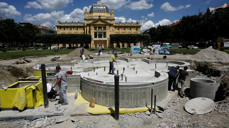 Zagreb: Gradonačelnik Bandić obišao gradilište na Trgu kralja Tomislava