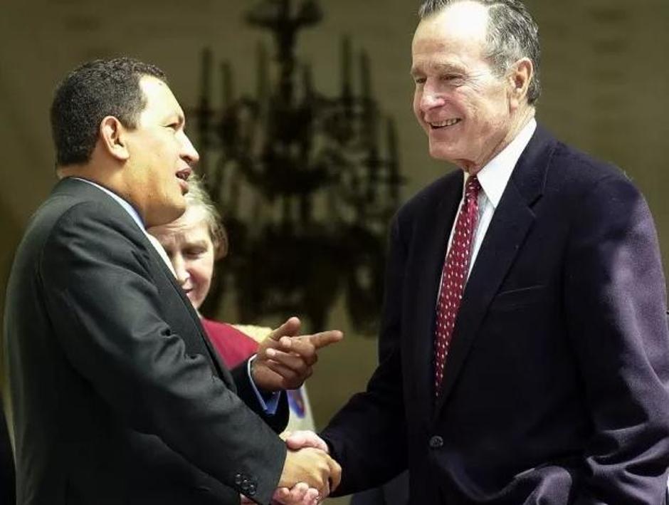 George H. W. Bush i Hugo Chavez, Caracas 2001. | Author: YouTube