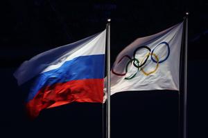 Ruska i olimpijska zastava na otvorenju ZOI u Sočiju