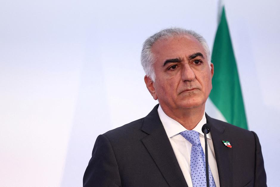 FILE PHOTO: Son of last Shah of Iran, Reza Pahlavi, gives a press conference in Paris | Author: Abdul Saboor
