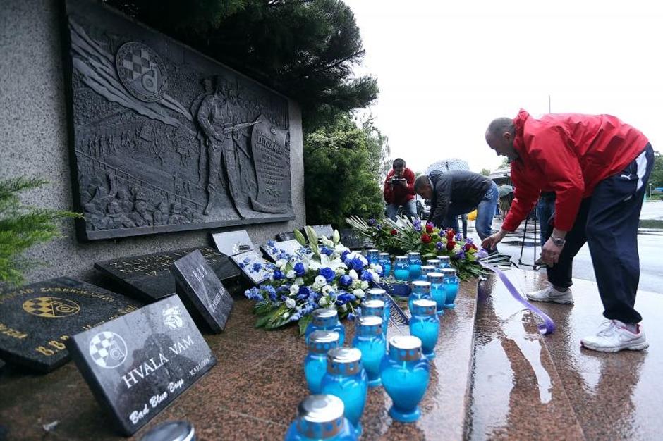 Navijači položili vijence u znak sjećanja na Bad Blue Boyse poginule u Domovinskom ratu | Author: Goran Stanzl (PIXSELL)