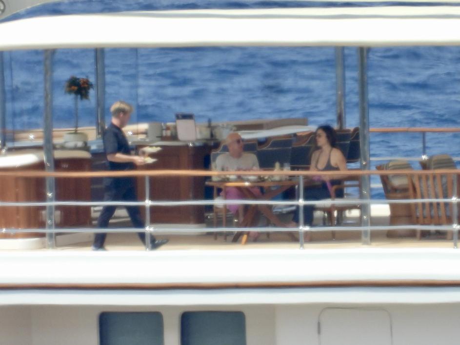 Jeff Bezos uoči svadbe stoljeća uživa u Hrvatskoj sa zaručnicom Lauren Sanchez