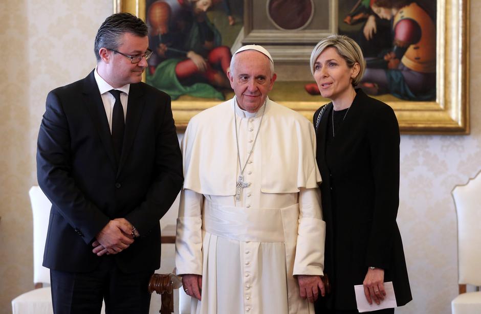 Zajedničko fotografiranje pape Franje i premijera Oreškovića s obitelji | Author: Damir Sencar (PIXSELL)