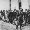 Nijemci vode građane Kragujevca na strijeljanje