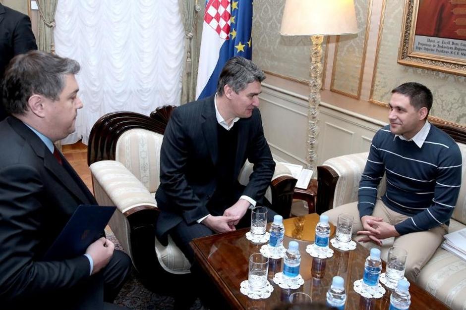 Zoran Milanović sastao se s predstavnicima udruge Franak | Author: Patrik Macek (PIXSELL)