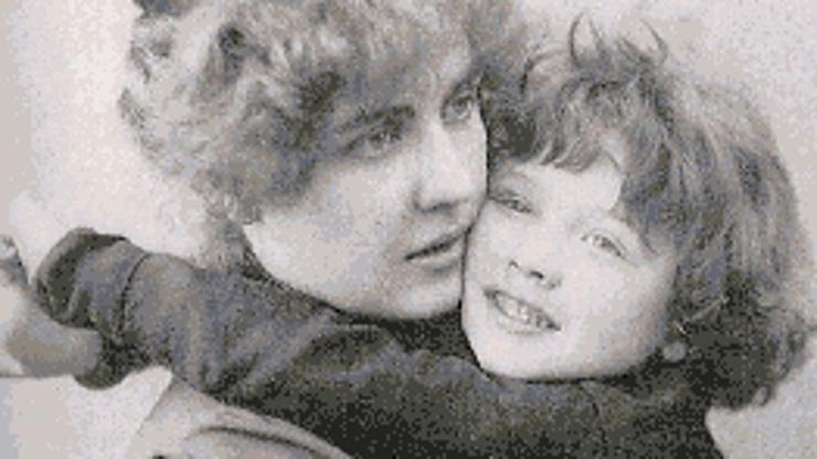 Supruga Oscara Wildea,, Constance Lloyd, s njihovim sinom Cyrilom