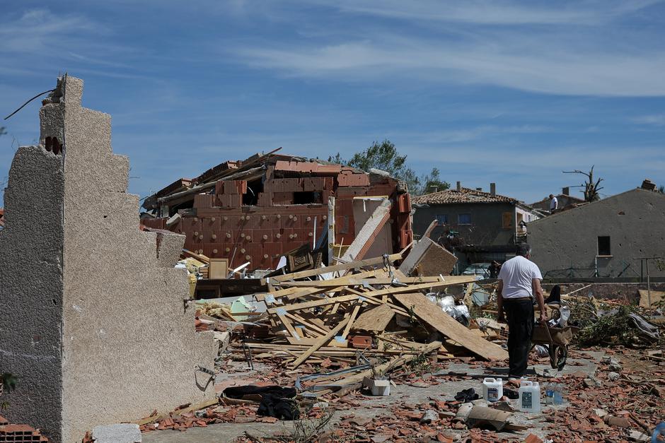Aftermath of a tornado in Pomas in the Aude region of southern France | Author: Manon Cruz/REUTERS