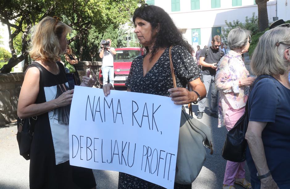 Split: Prosvjed građana protiv dolaska broda Moby Drea s azbestom u Brodosplit | Author: Ivo Cagalj/PIXSELL