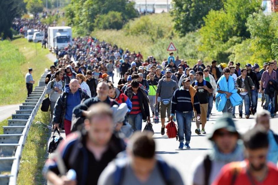 Vlak pun izbjeglica stigao na kolodvor, nastavljaju put prema Mađarskoj | Author: Marko Jurinec (PIXSELL)
