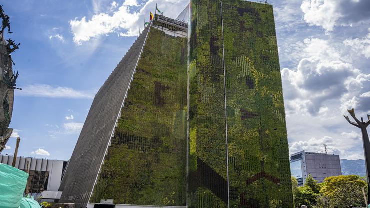 Vertical greening in Medellín