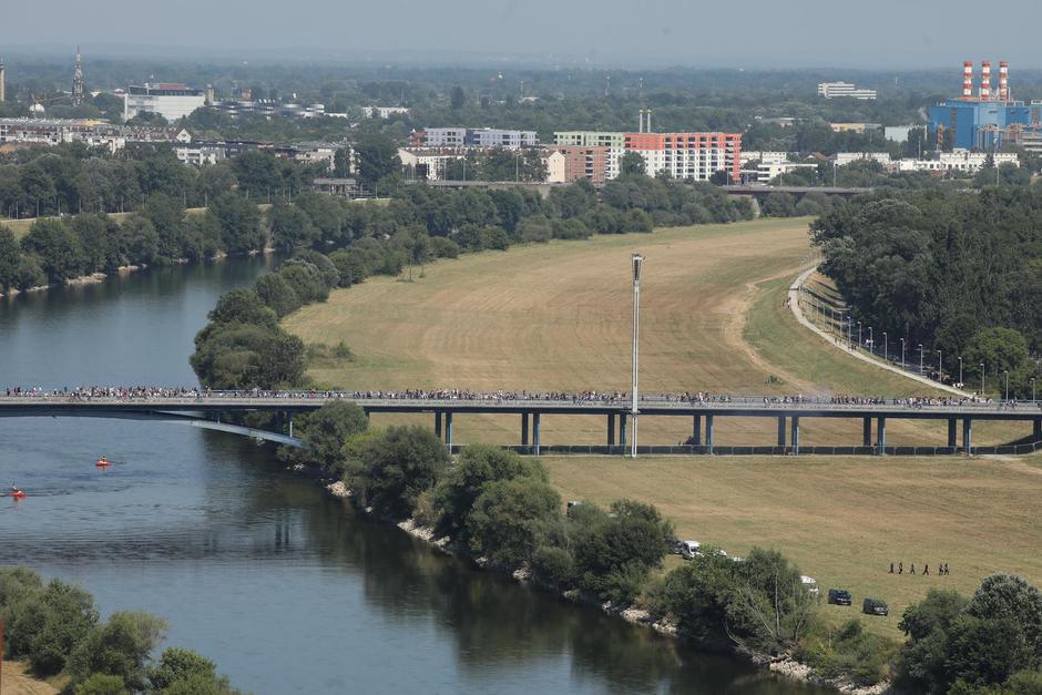 Zagreb: Pogled na Most Slobode i Hipodrom uoči koncerta | Author: Emica Elvedji/PIXSELL