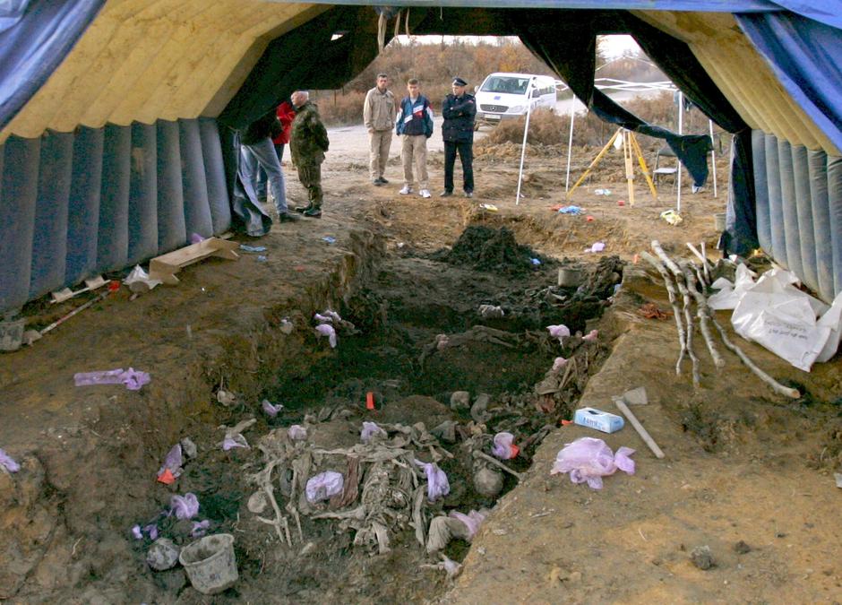 Masovna grobnica u Srebrenici | Author: Matthias Schrader/DPA/PIXSELL