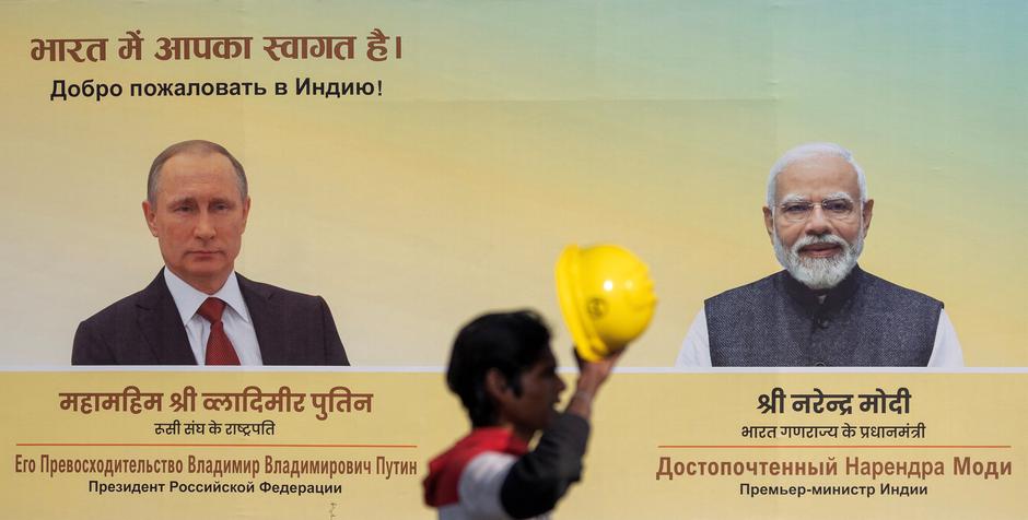 Hoardings are installed ahead of Russian President Vladimir Putin's visit in New Delhi | Author: ADNAN ABIDI/REUTERS
