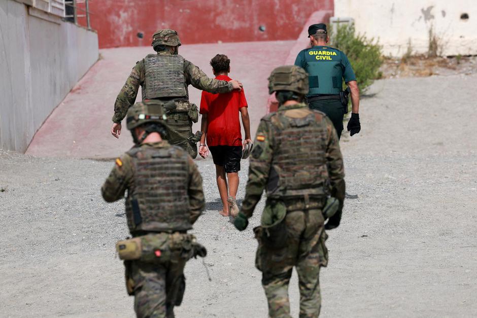 Mass crossings of migrants on foot and by sea from Morocco into Spanish territory, in Ceuta | Author: VIOLETA SANTOS MOURA/REUTERS