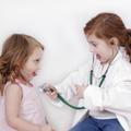 Djeca se igraju doktora